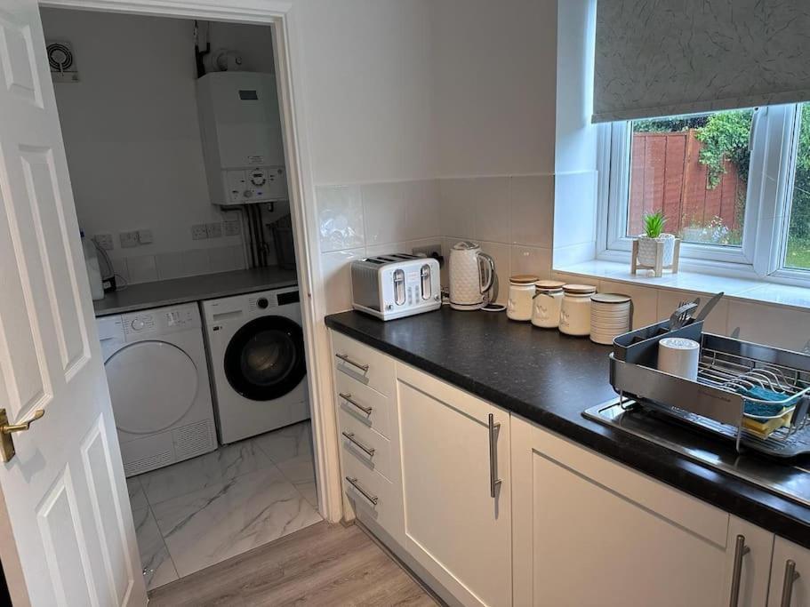 Luxury 4 Bed House In Coventry Villa Kültér fotó